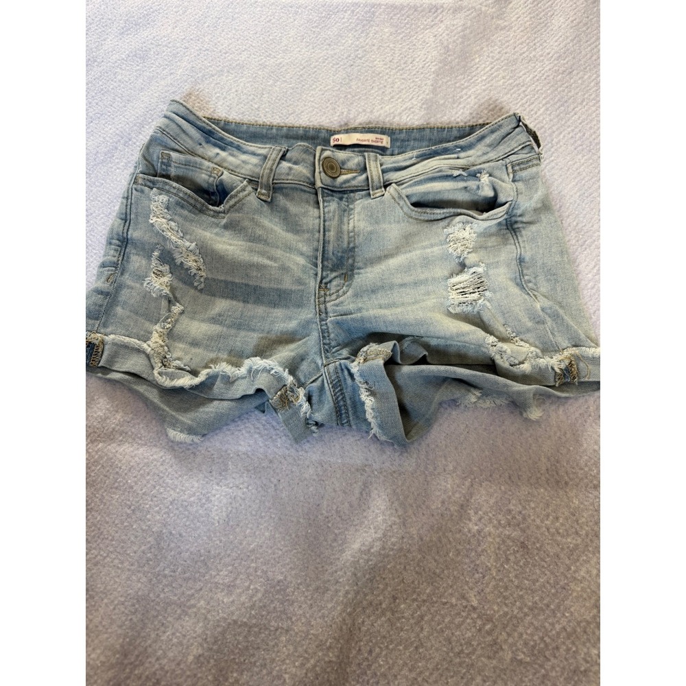 SO Favorite Shortie Low Rise Distressed Denim Jorts Light Wash Blue Womens 7
